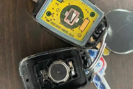 خدمات تعویض قاب و باتری ریموت در محل