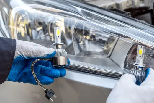 تعویض لامپ خودرو در محل