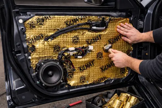 عایق ‌کاری درب خودرو